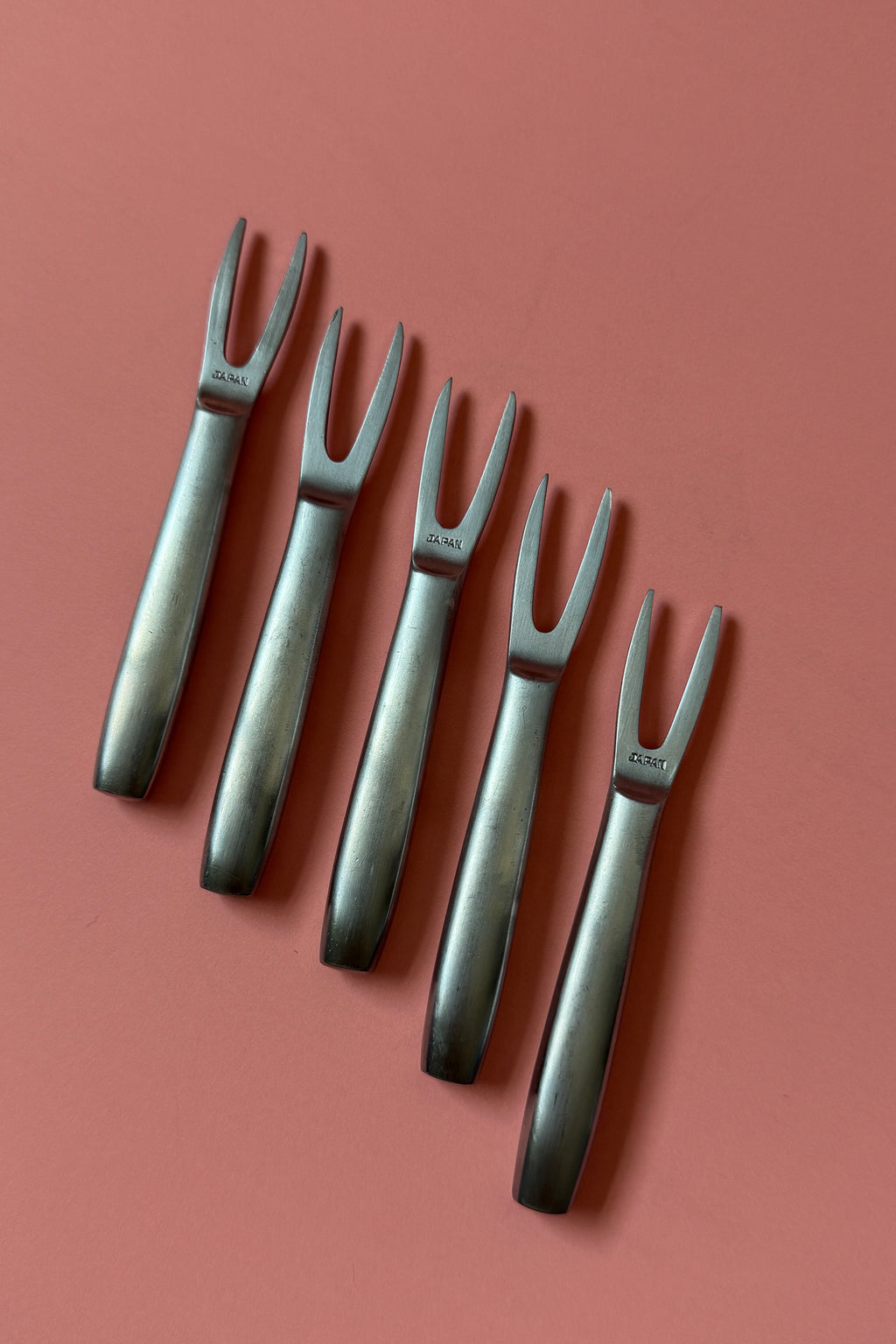 .005 Vintage Appetizer Forks Set (5)