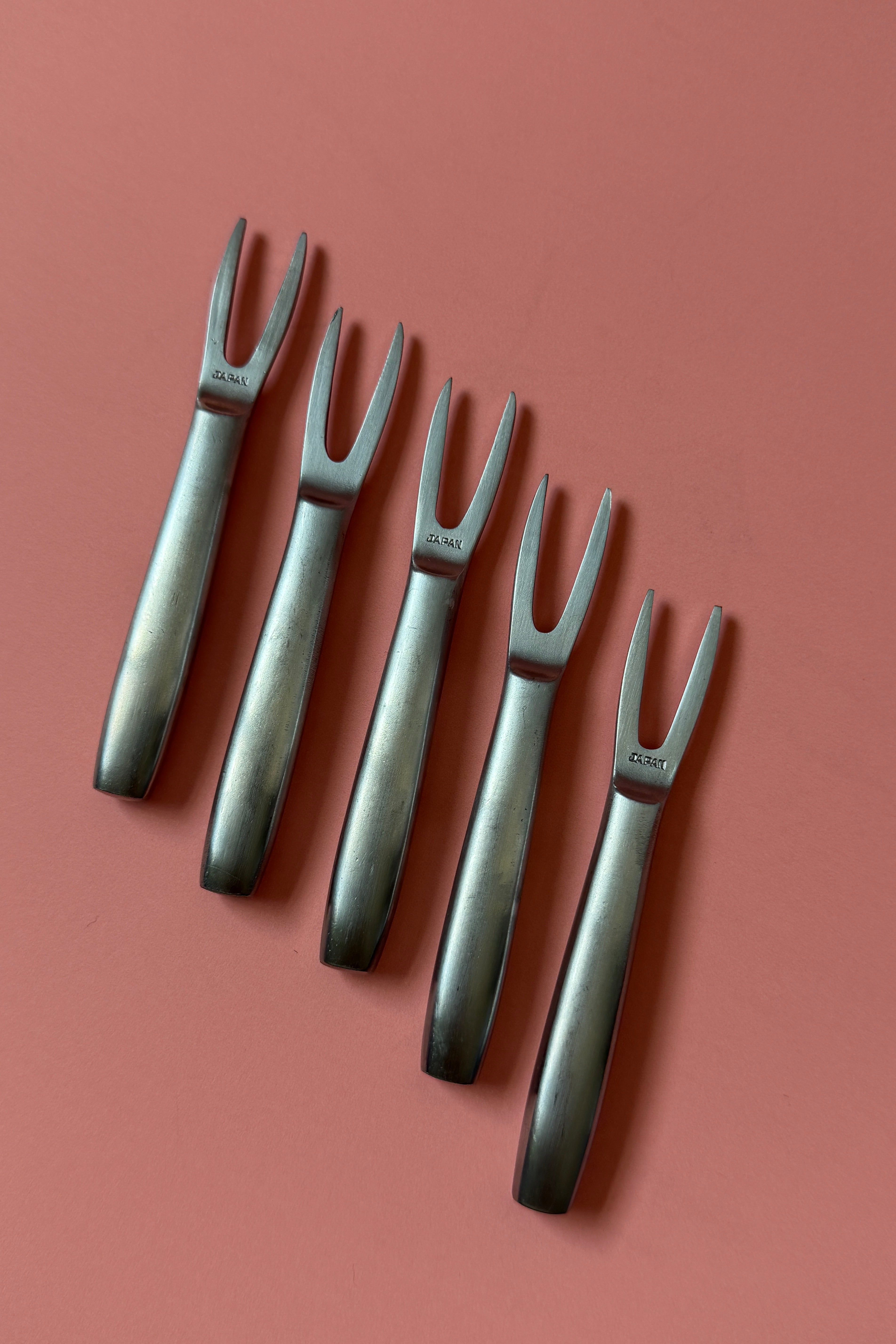 .005 Vintage Appetizer Forks Set (5)