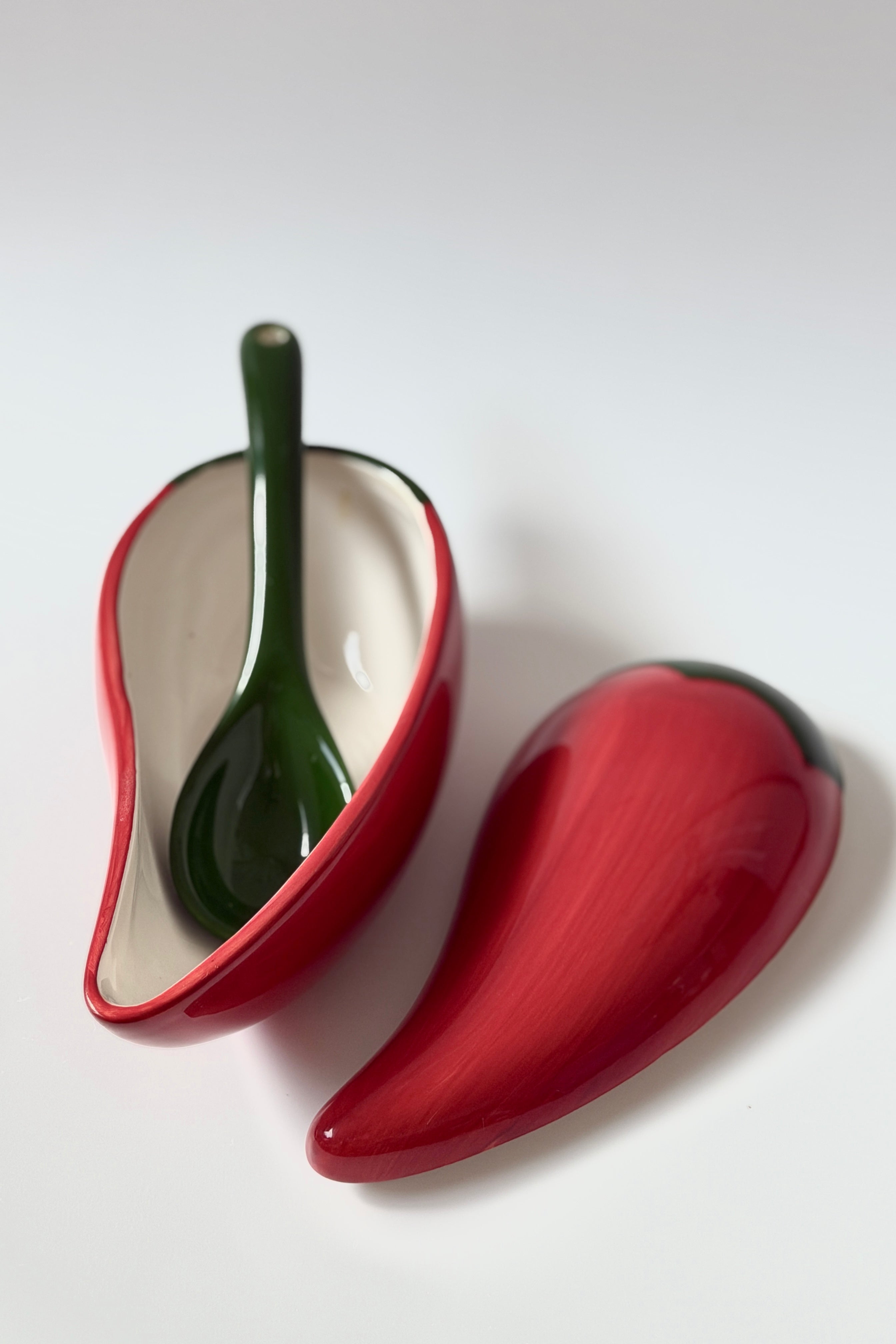 .016 Vintage Ceramic Avocado + Pepper Serving bowls