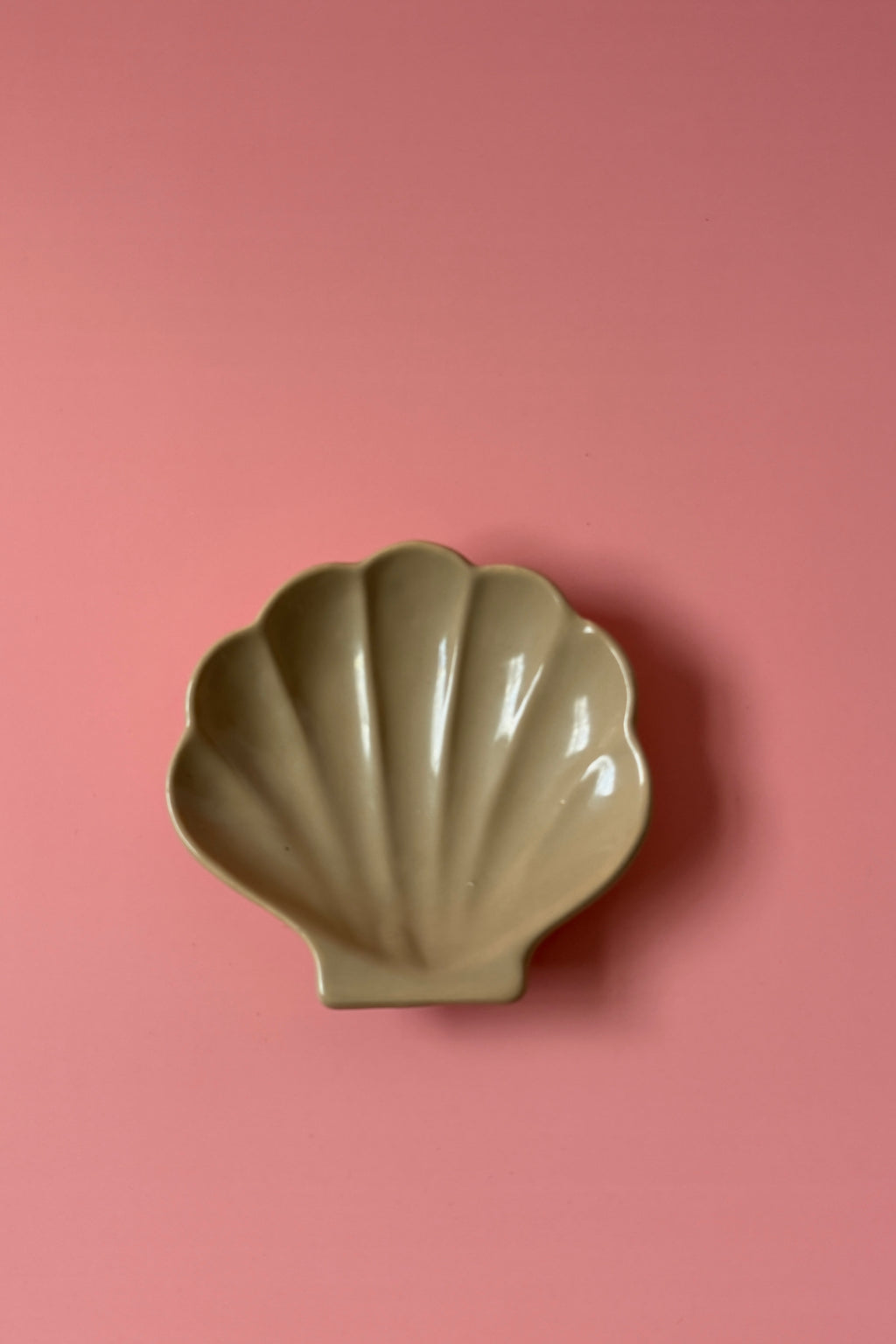 .015 Vintage 80's Shell Trinket Dish