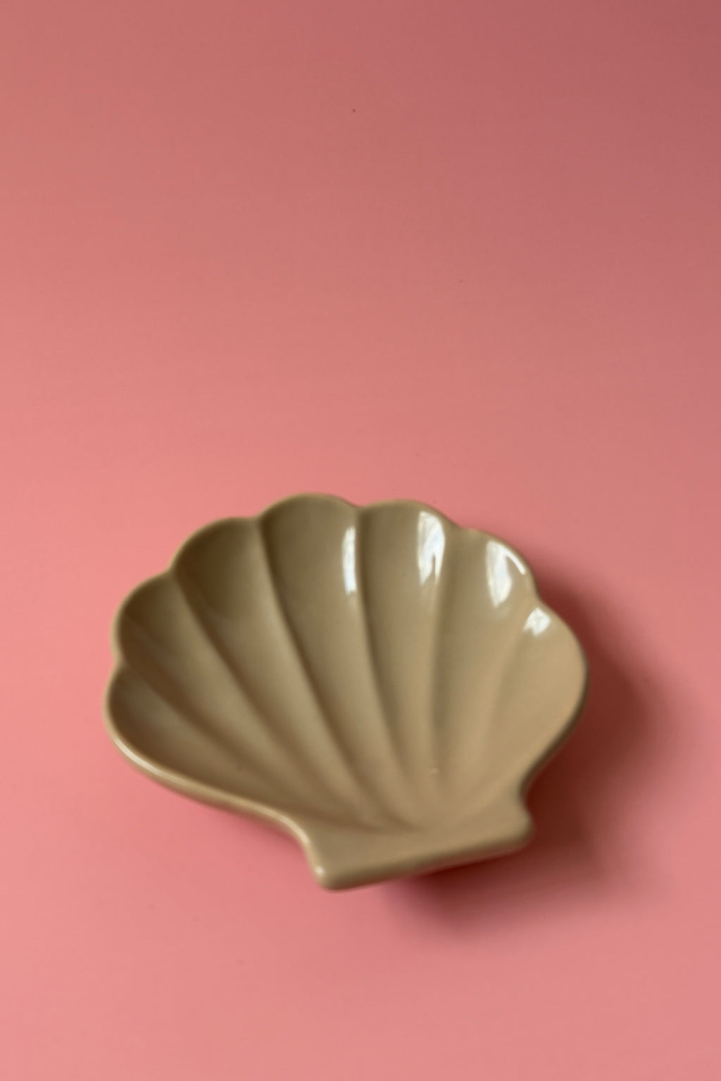 .015 Vintage 80's Shell Trinket Dish