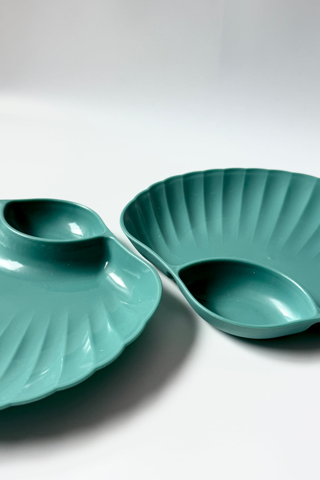 .020 Vintage Shell Snack Plates