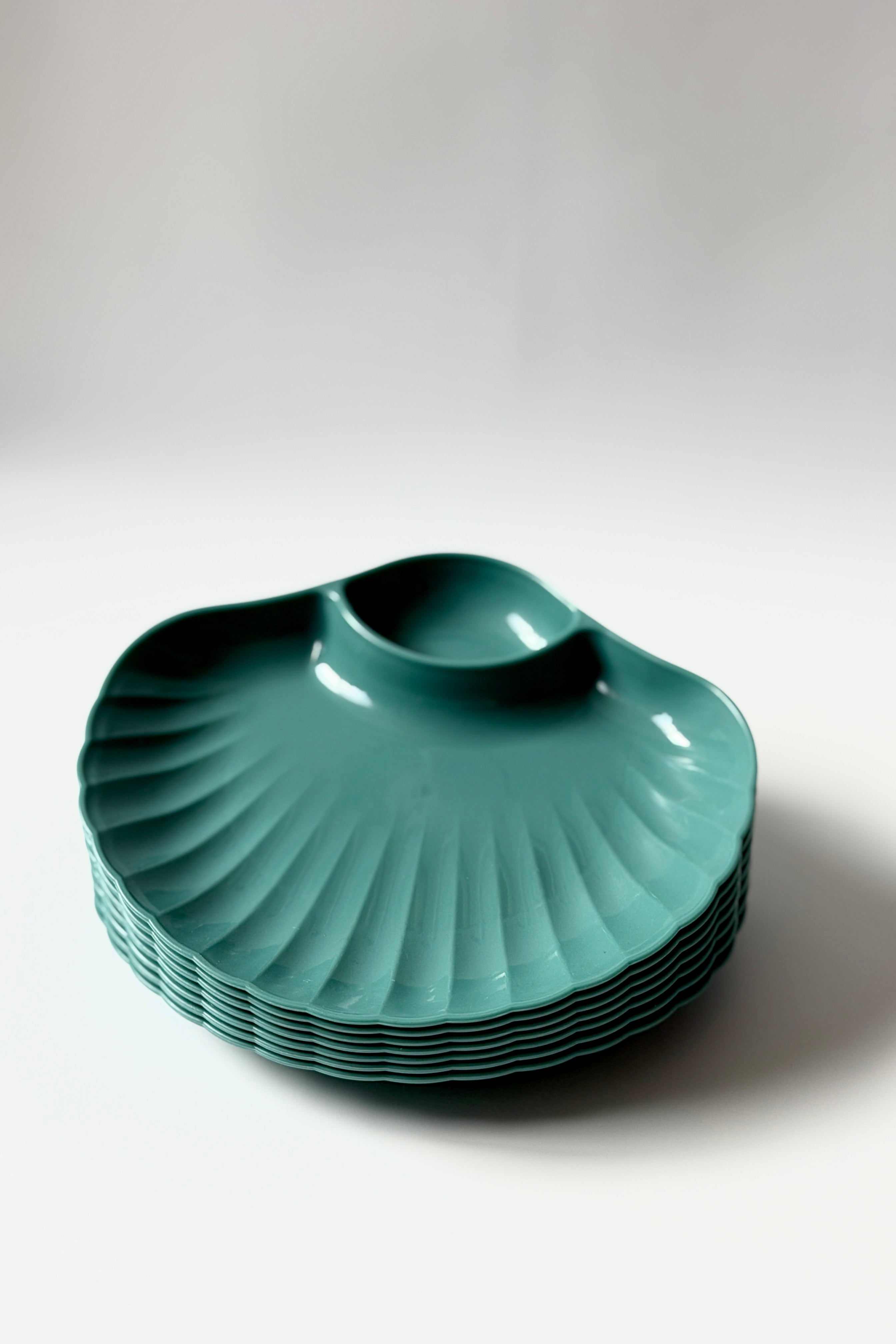 .020 Vintage Shell Snack Plates